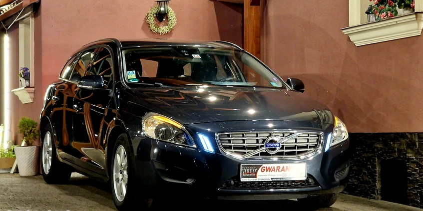 Volvo V60 cena 32999 przebieg: 220000, rok produkcji 2013 z Lubycza Królewska małe 667